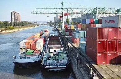 Transport ship